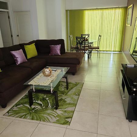 New Kingston Luxurious Secure Condo Εξωτερικό φωτογραφία